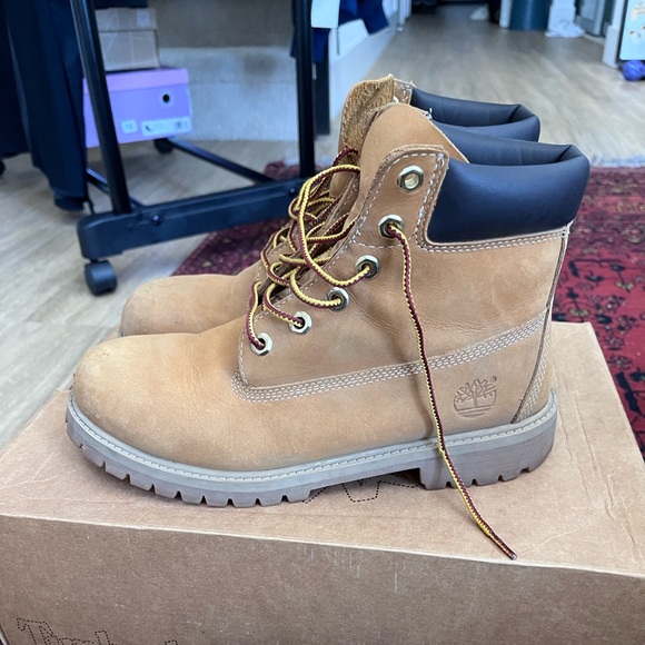 Timberland Boots - Picture 3 of 8